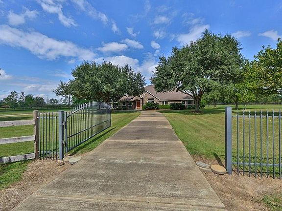 2nd image of 28102 Rose Ln