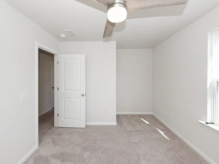 429 Eva St — Photo 32