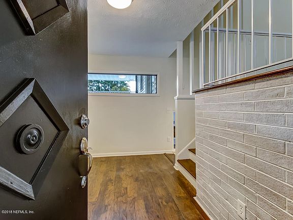 3rd image of 4961 Dian Wood Dr E