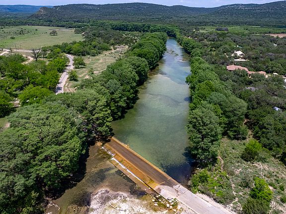 2nd image of 270 Robinson