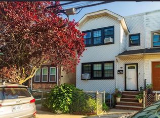 21804 137th Ave, Springfield Gardens, NY 11413