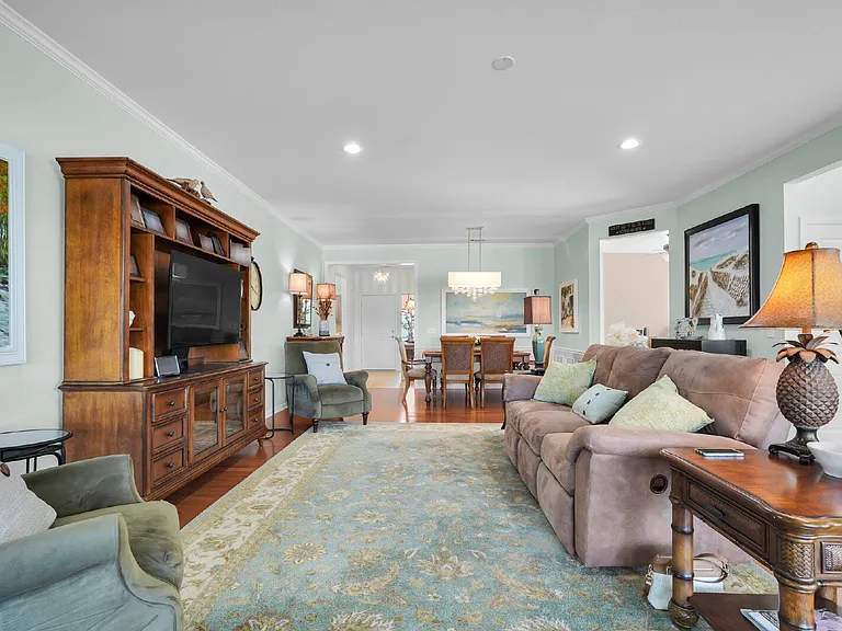 17 Thomas Bee Dr — Photo 18