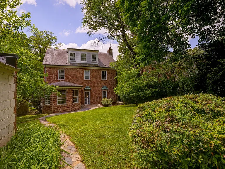 3677 Upton St NW — Photo 11