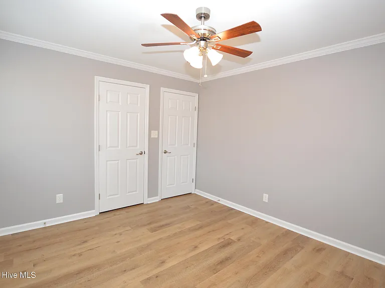 1008 Schall Pl — Photo 15