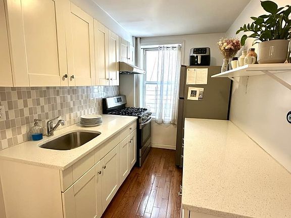 5th image of 79 Avenue A APT 2D