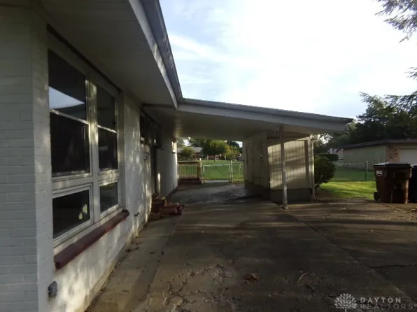 4721 Creekview Dr, Middletown, OH 45044