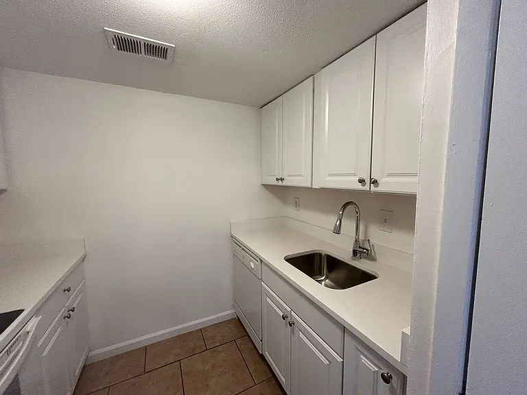 619 Patterson St #5 — Photo 12