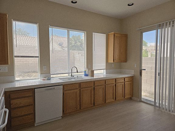 5th image of 7925 Bonaventure Dr