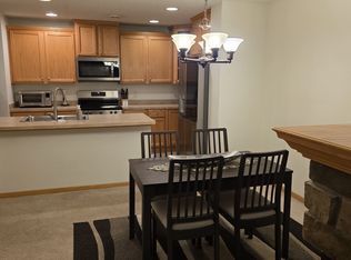 10841 Kingsfield Ln, Woodbury, MN 55129