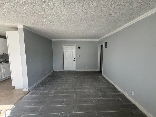 2 bed, 950 sqft, $2,150 — Photo 2