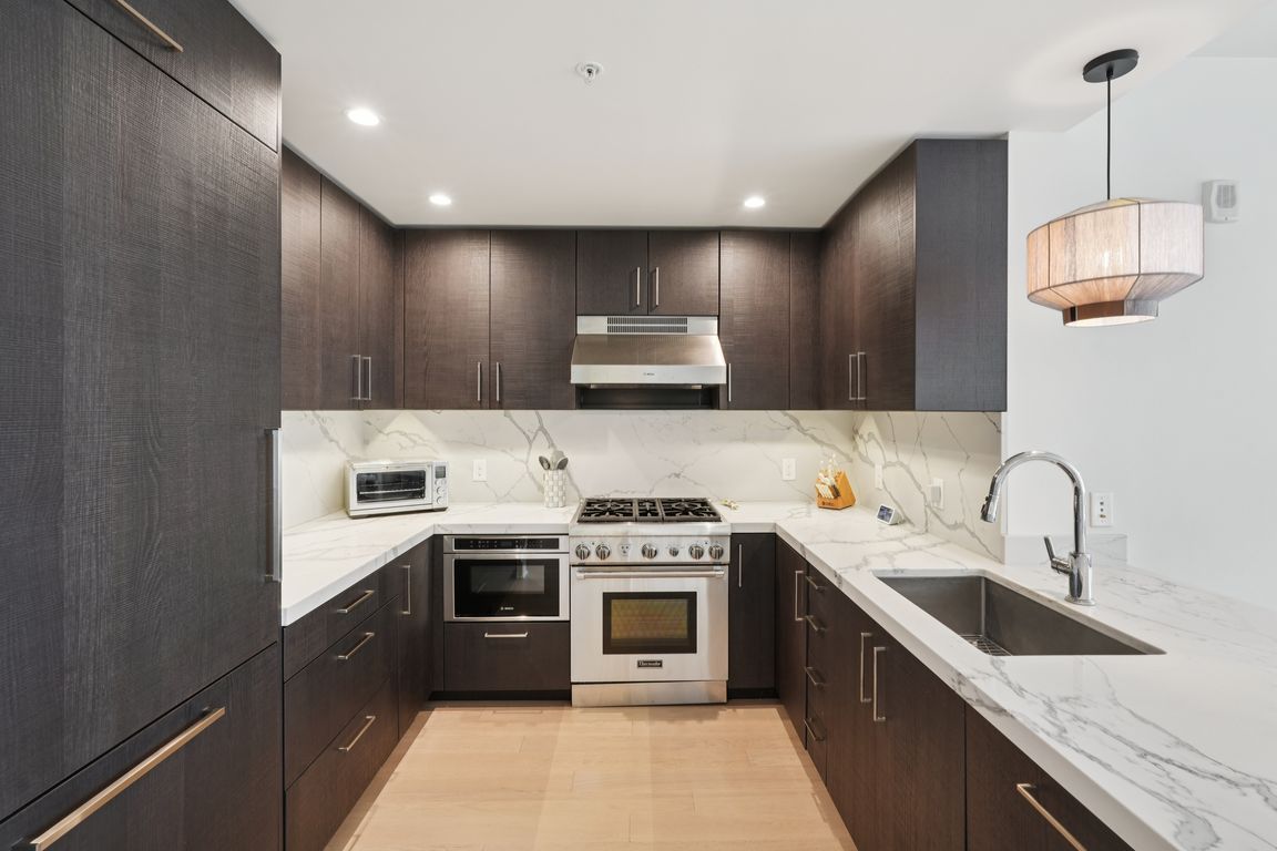 Hudson St-2206-014.jpg