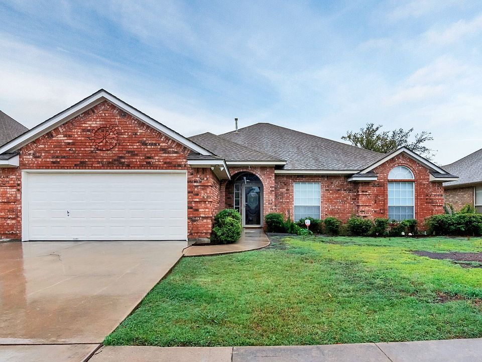 1st image of 8308 Emerald Cir