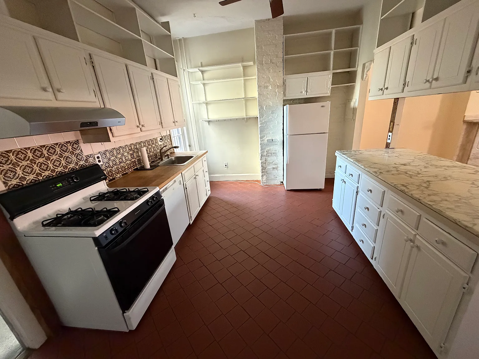 2 bed, $3,200 — Photo 4