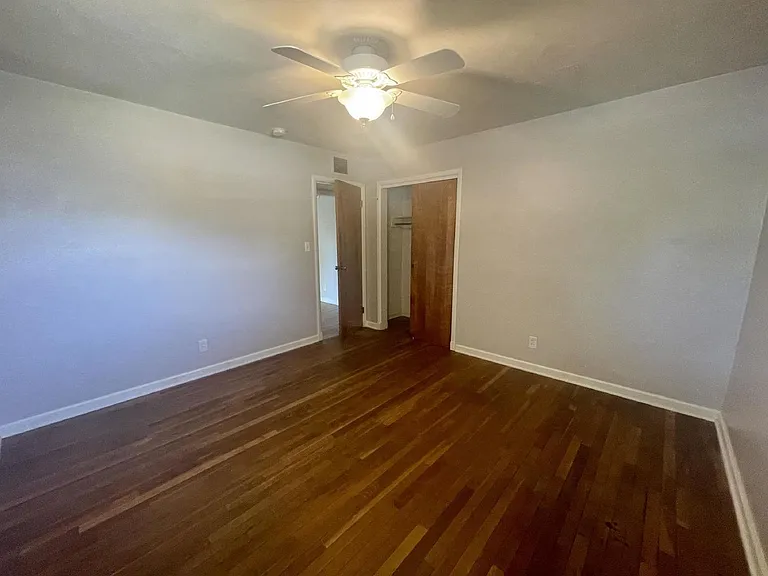 1822 E 2nd St — Photo 15