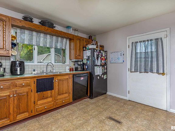 5th image of 1109 2nd Ave S