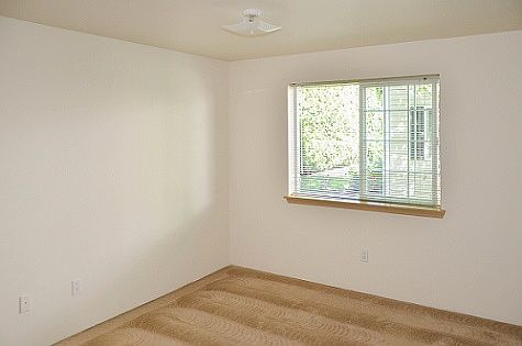 4th image of 1005 SE 136th Ave #9696716