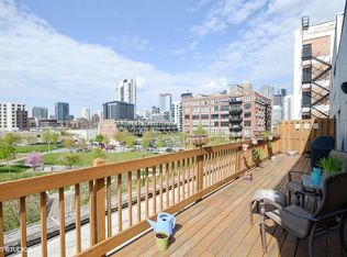 203 S Sangamon St APT 313, Chicago, IL 60607