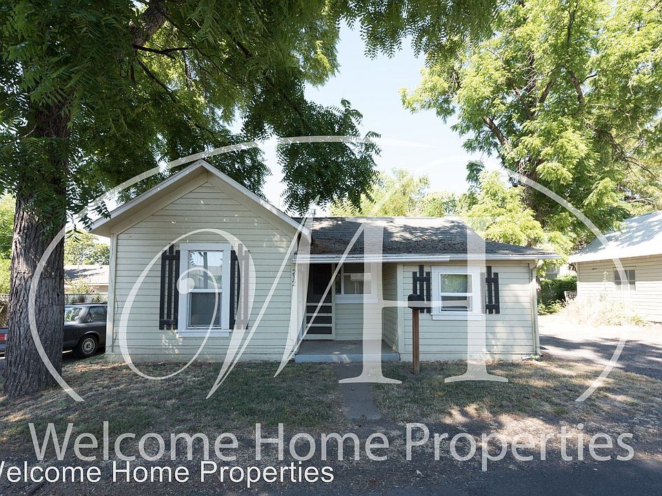 1st image of 212 SE Birch Ave
