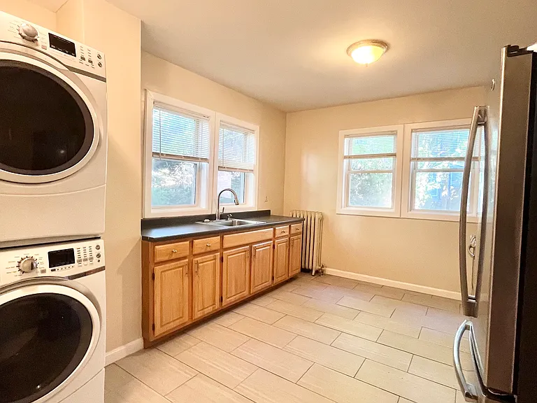 17 Park View St #1 — Photo 8