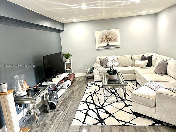 5th image of 100 Wimbledon Lake Dr #100