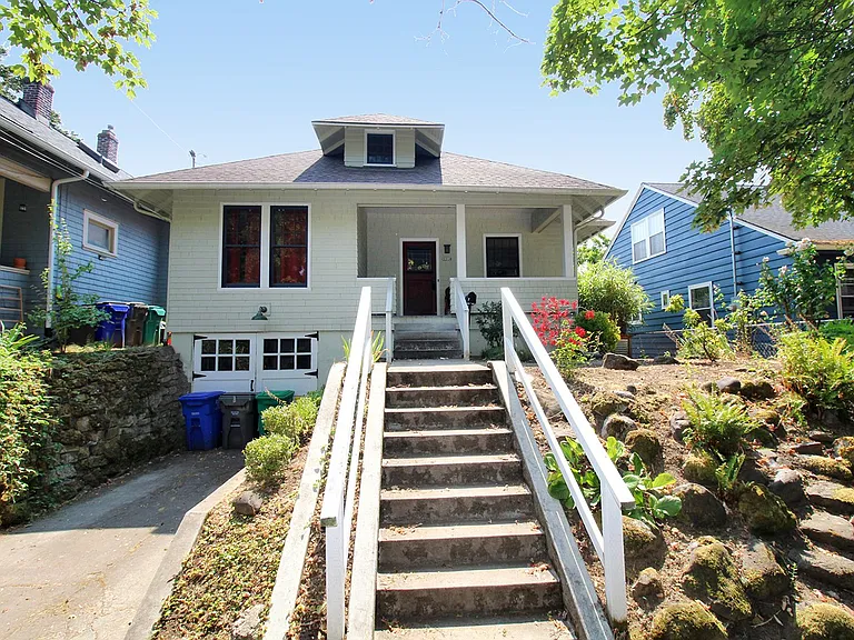 3314 SE Brooklyn St — Photo 2