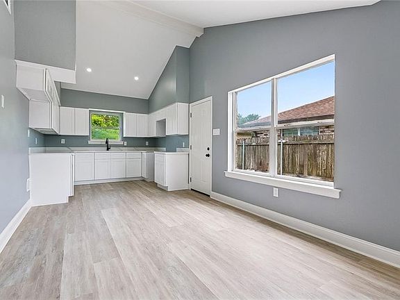 5th image of 3304 Shannon Dr