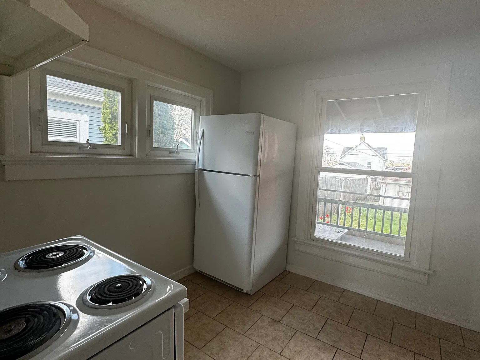 333 Pleasant Ave — Photo 4