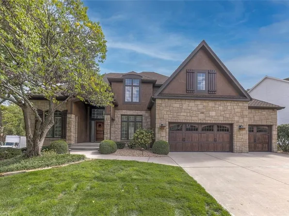 15043 Oxford St, Leawood, KS 66224