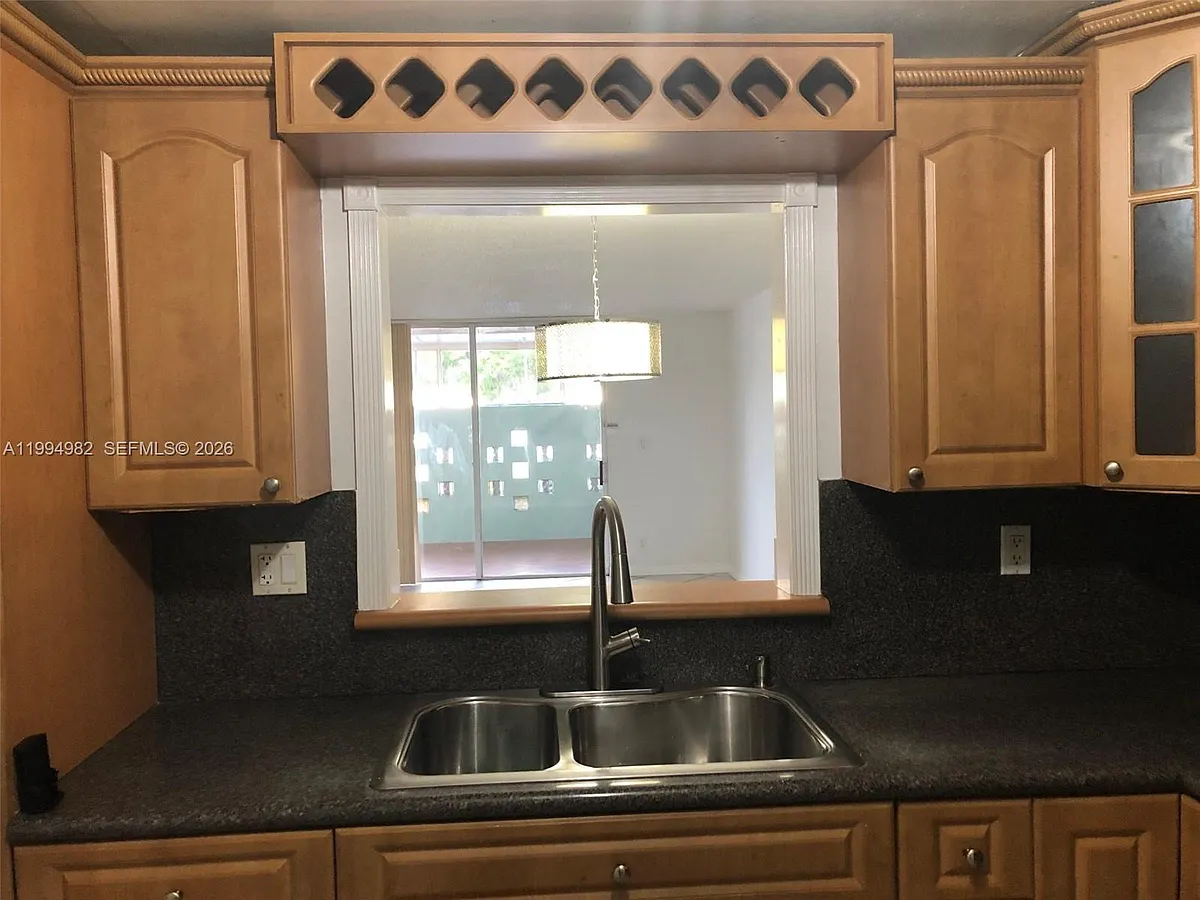 Building Photo - 404 NW 68th Ave #113