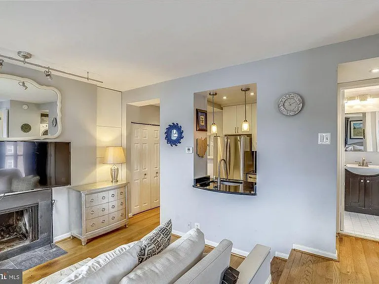 1736 Willard St NW #505 — Photo 4