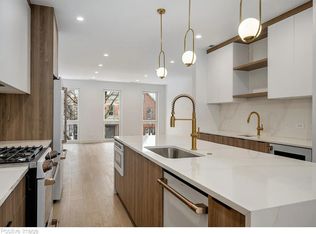 1124 W Addison St, Chicago, IL 60613