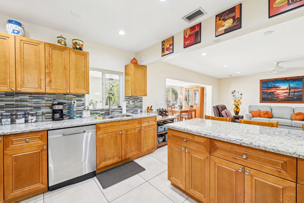 SW 169th St 5343-011.jpg
