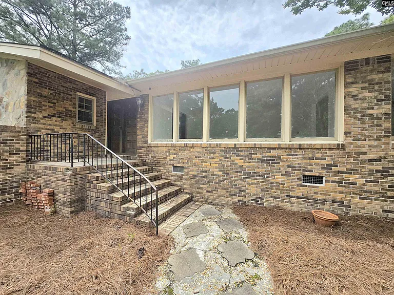 77 Northlake Rd — Photo 6