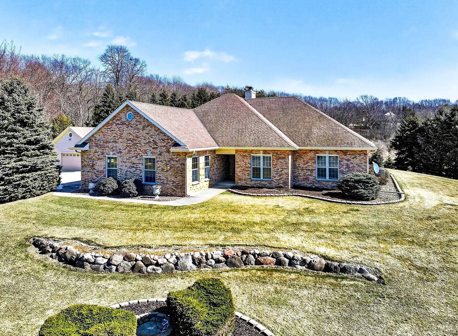 5565 Applewood Ct photo 1