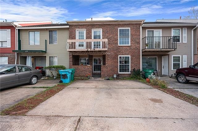 1st image of 38 Stanton Hall Dr