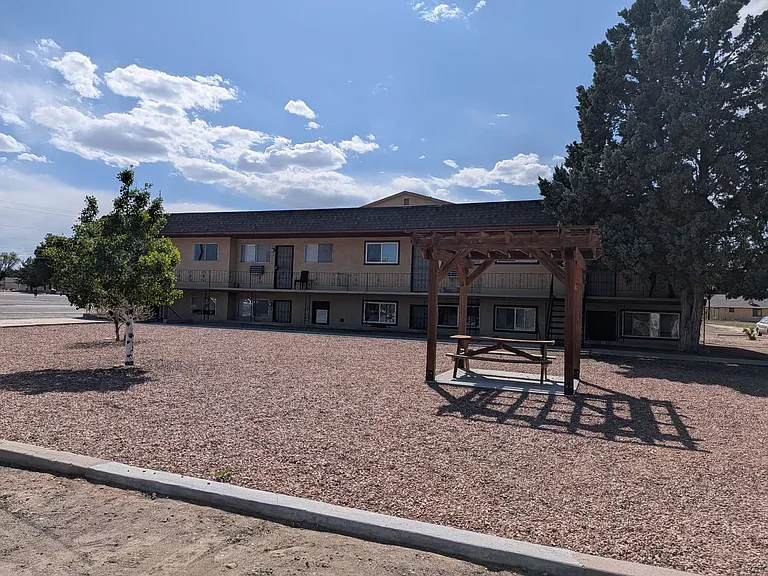 Landmark Apartments — Photo 8