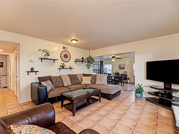 5th image of 8093 Herbison Ave