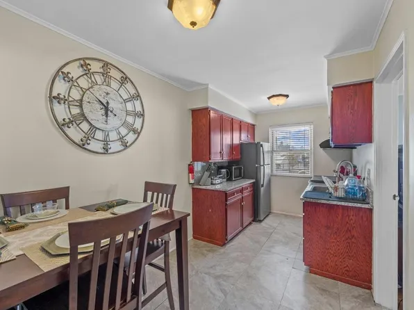 214 Avenue A, Bayonne, NJ 07002