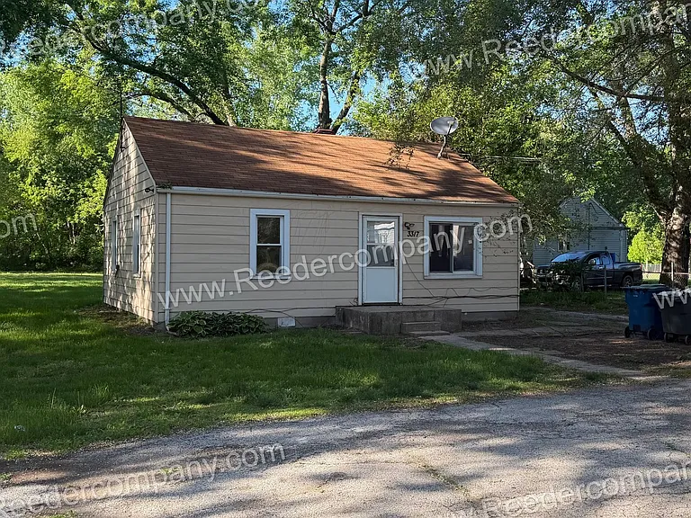 3317 173rd St — Photo 1