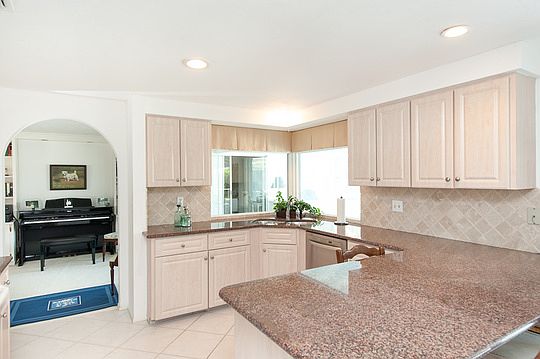 5th image of 820 Sand Dollar Dr