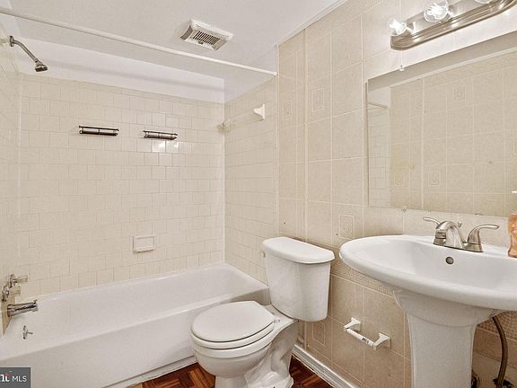 5th image of 130 Duvall Ln APT 102
