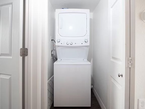 4th image of 2888 N 14th St #1