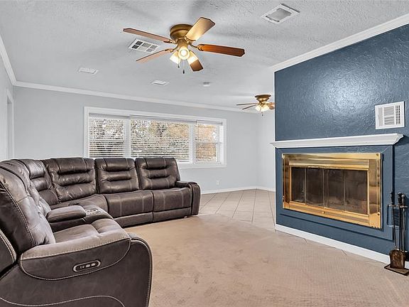 3rd image of 118 Miller Dr