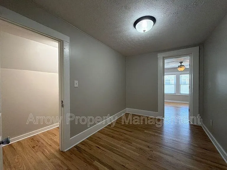 724 N 30th St — Photo 12