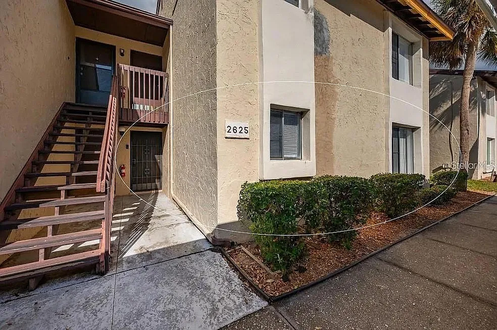 2 bed, 967 sqft, $1,750 — Photo 1