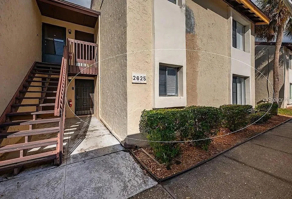 2625 Pine Lake Ter #B