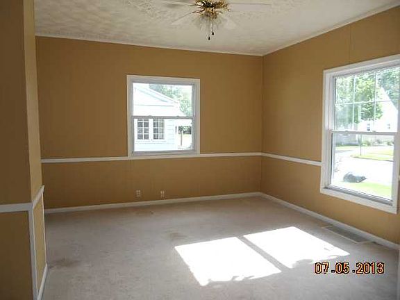 4th image of 9 Myers Ave