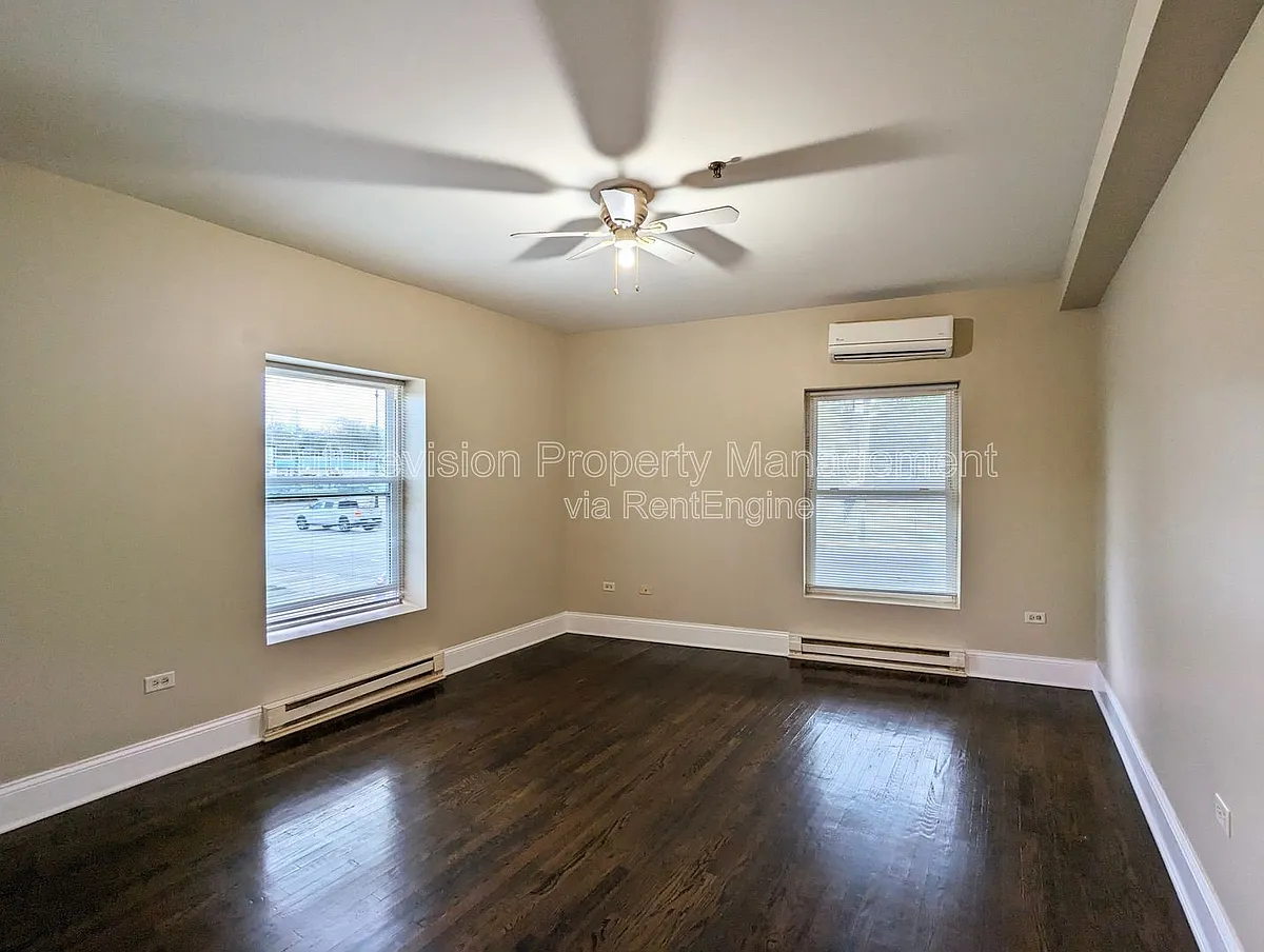 Building Photo - 112 N Center St #6