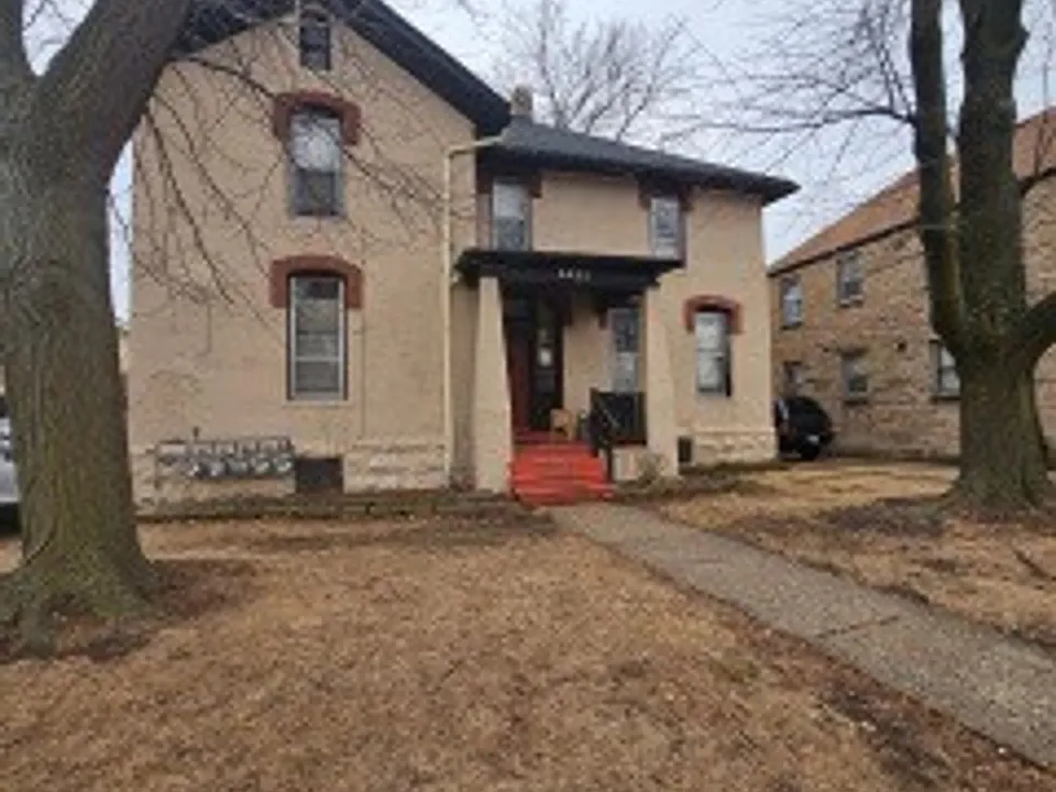 4211 W Vliet St