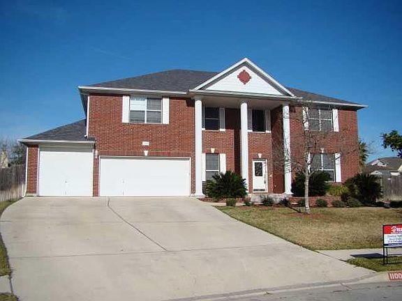 3 car Garage 